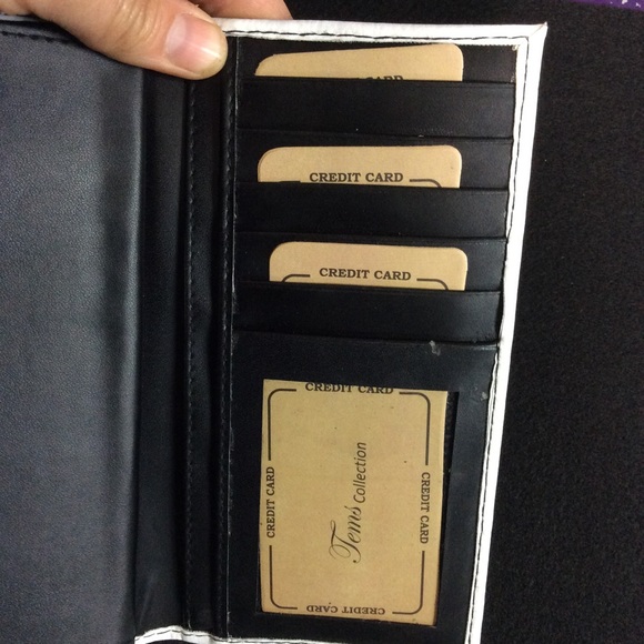 NWT 100 Bill Print Wallet w/Checkbook Holder - Picture 4 of 5